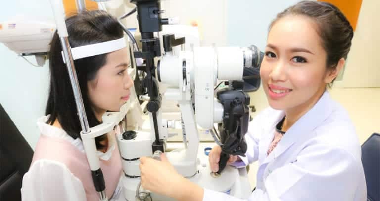علاج العيون في تايلند