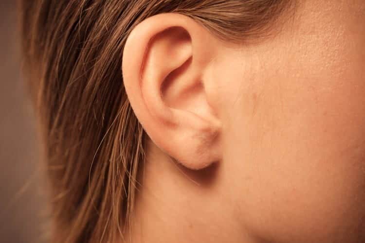 عملية تجميل الأذن بدون جراحة لتناسب الوجه ThaiAdvisor1